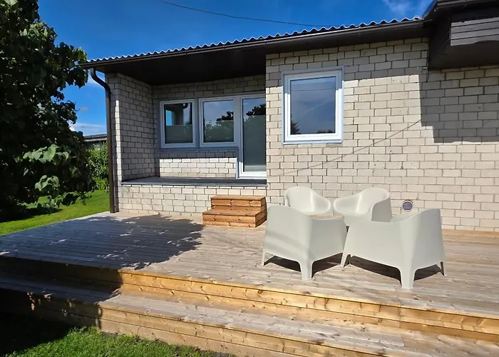 Pihtla Poik Kuelalistemaja #2 Appartement *