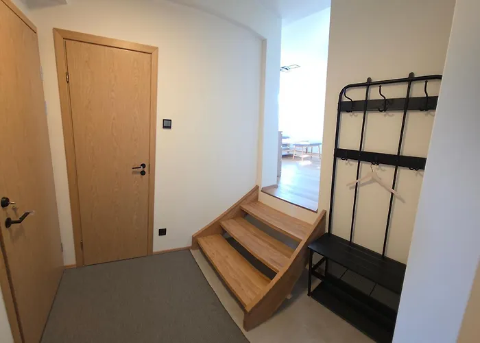 Pihtla Poik Kuelalistemaja #2 *